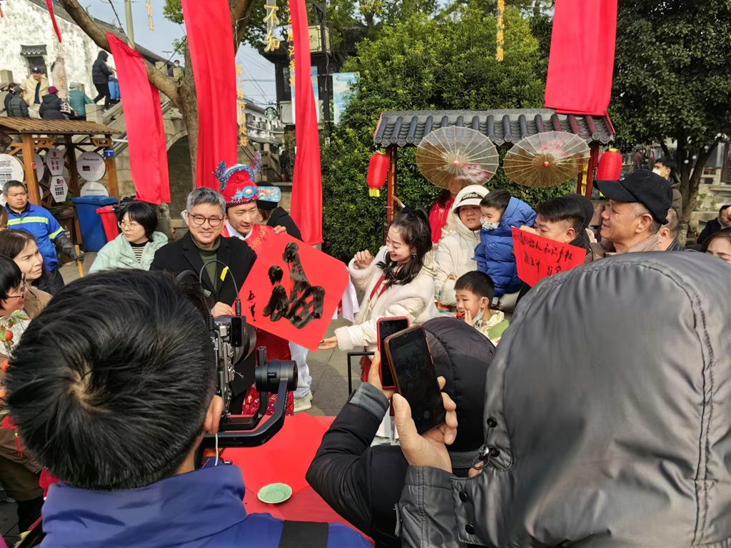 渔村长桌宴、古镇赏民俗、海上观日出……“金山如画”跨年迎新乐不停