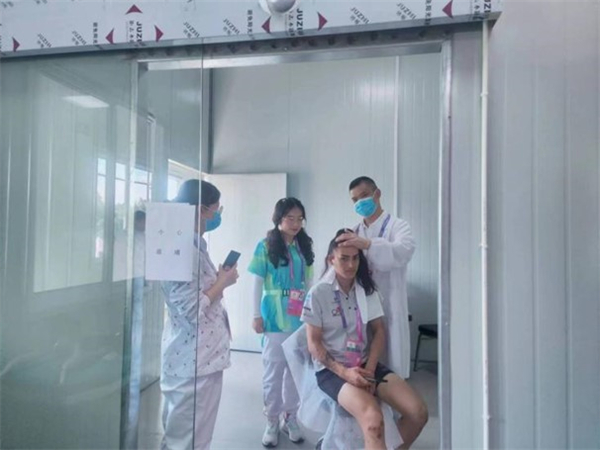 突发故障!“小青荷”暖心帮助阿富汗运动员再出发!